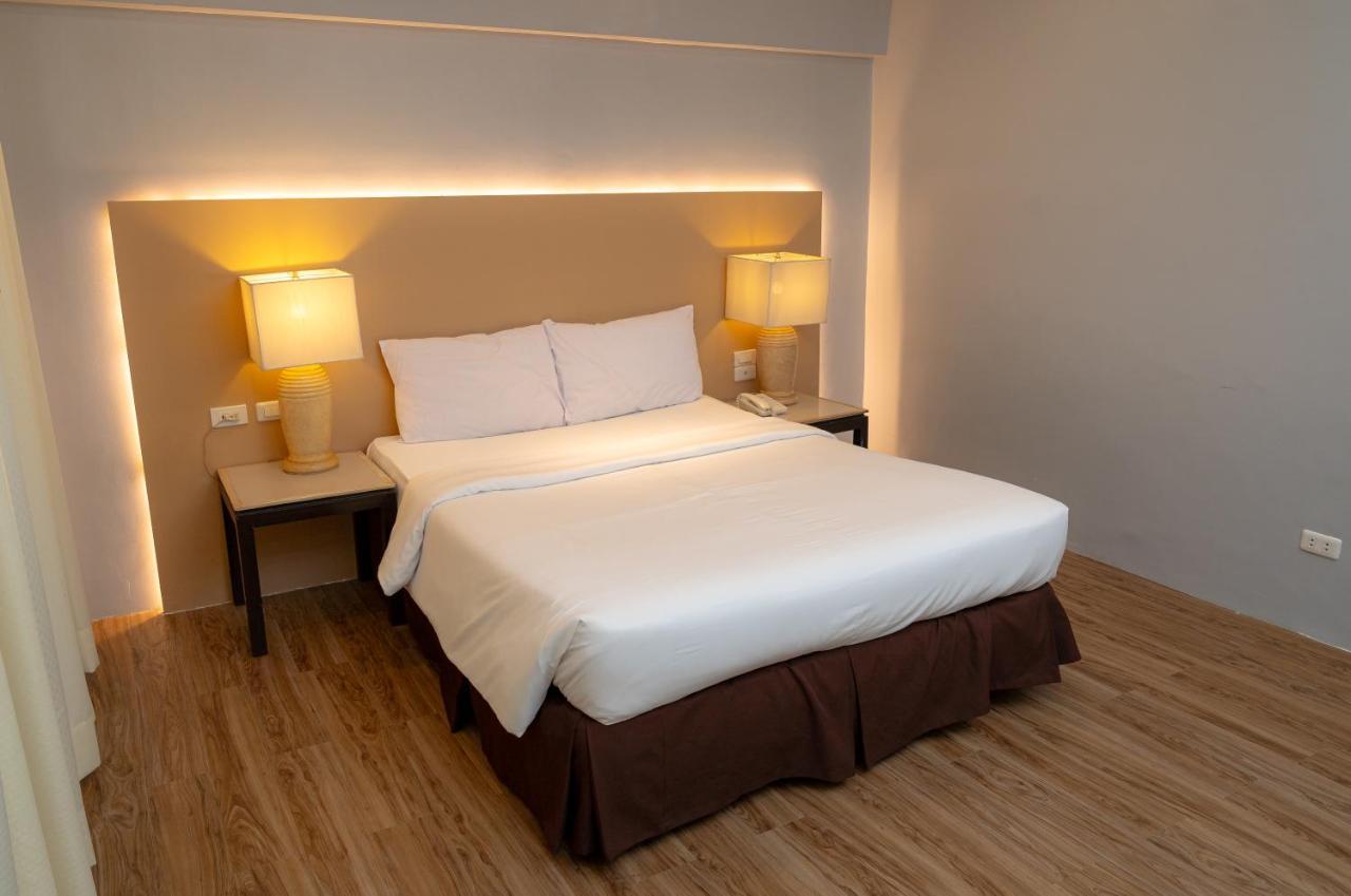 Cebu Grand Hotel Екстериор снимка