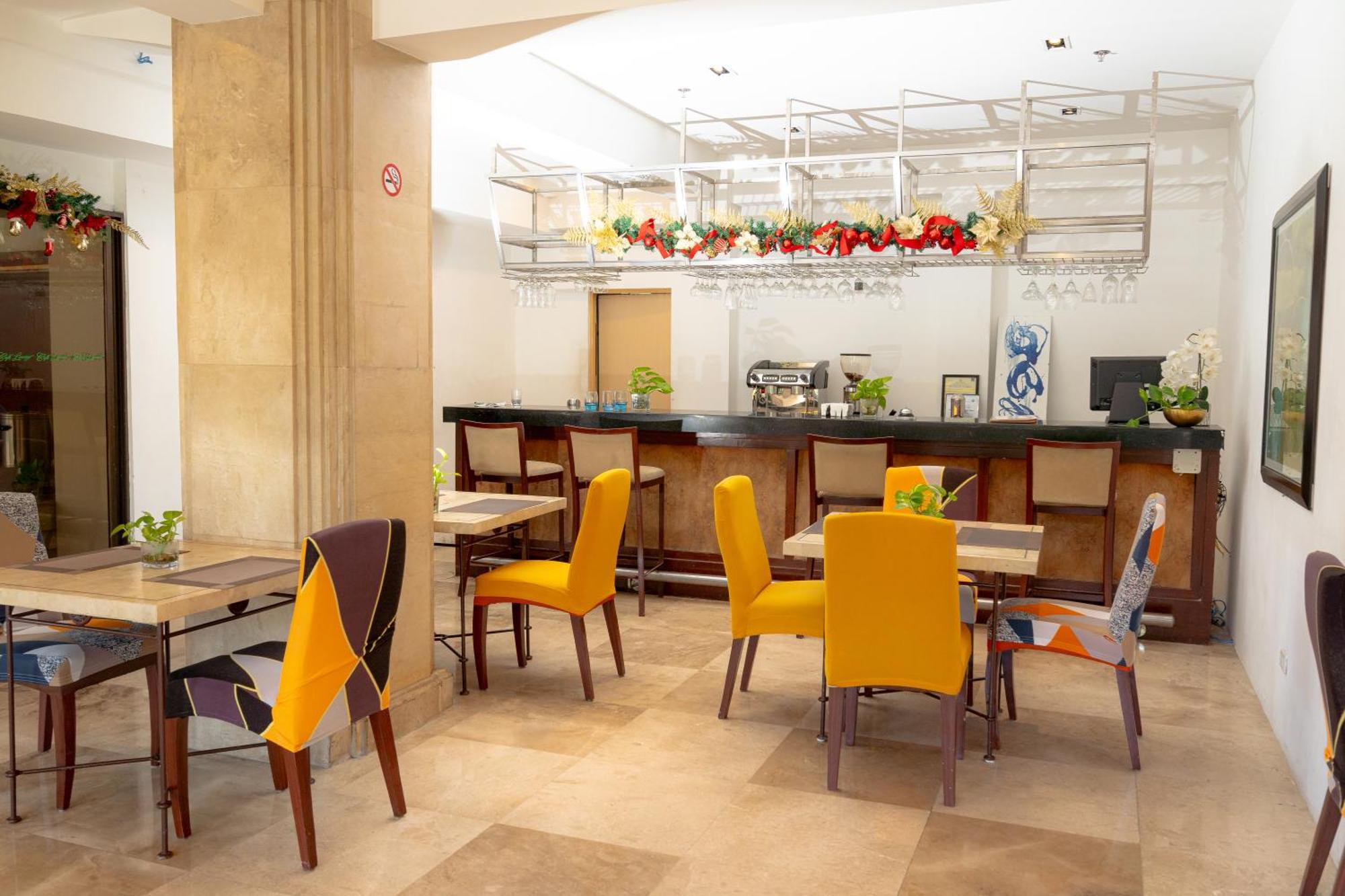 Cebu Grand Hotel Екстериор снимка