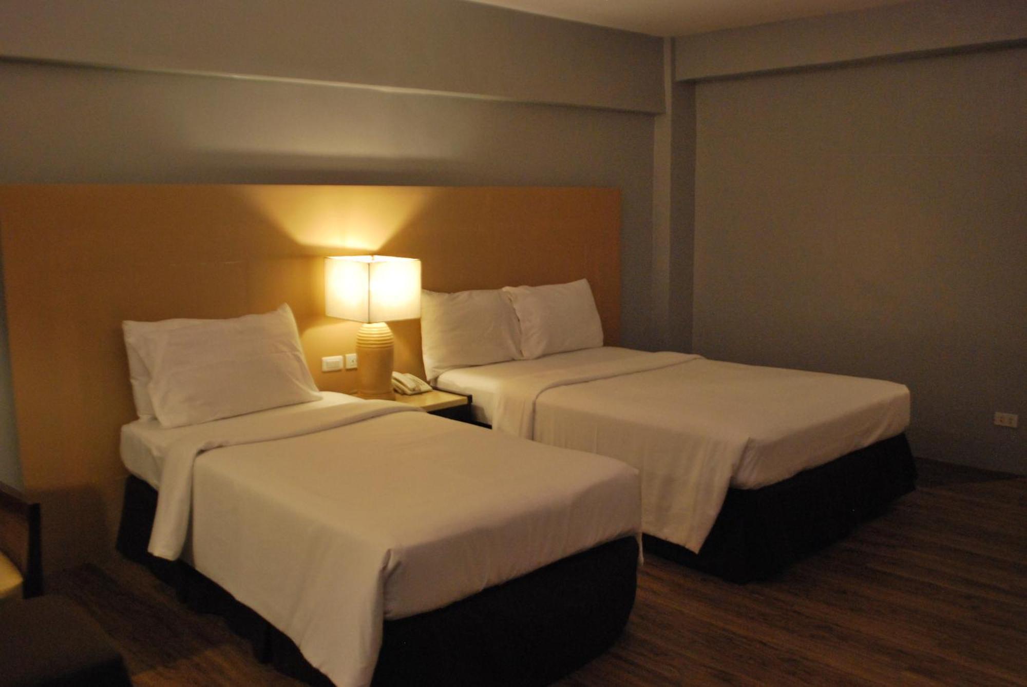 Cebu Grand Hotel Екстериор снимка