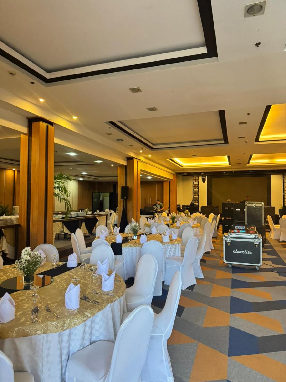 Cebu Grand Hotel Екстериор снимка