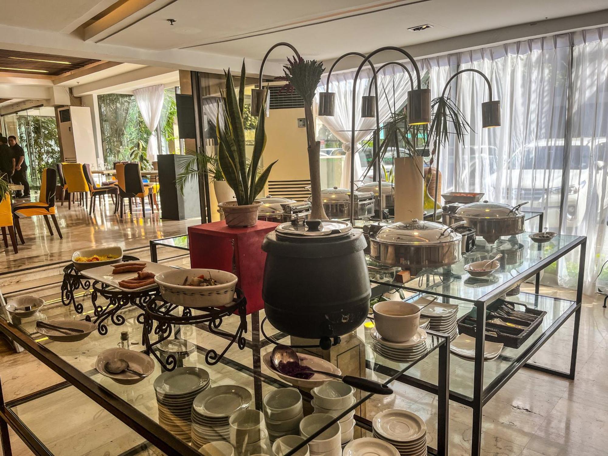 Cebu Grand Hotel Екстериор снимка