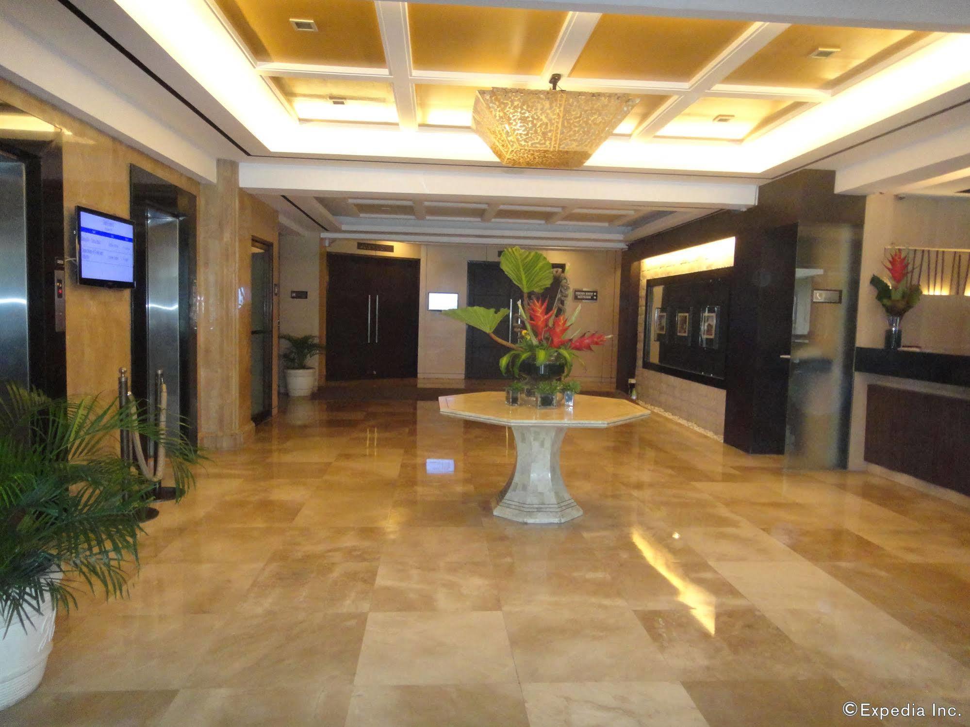 Cebu Grand Hotel Екстериор снимка