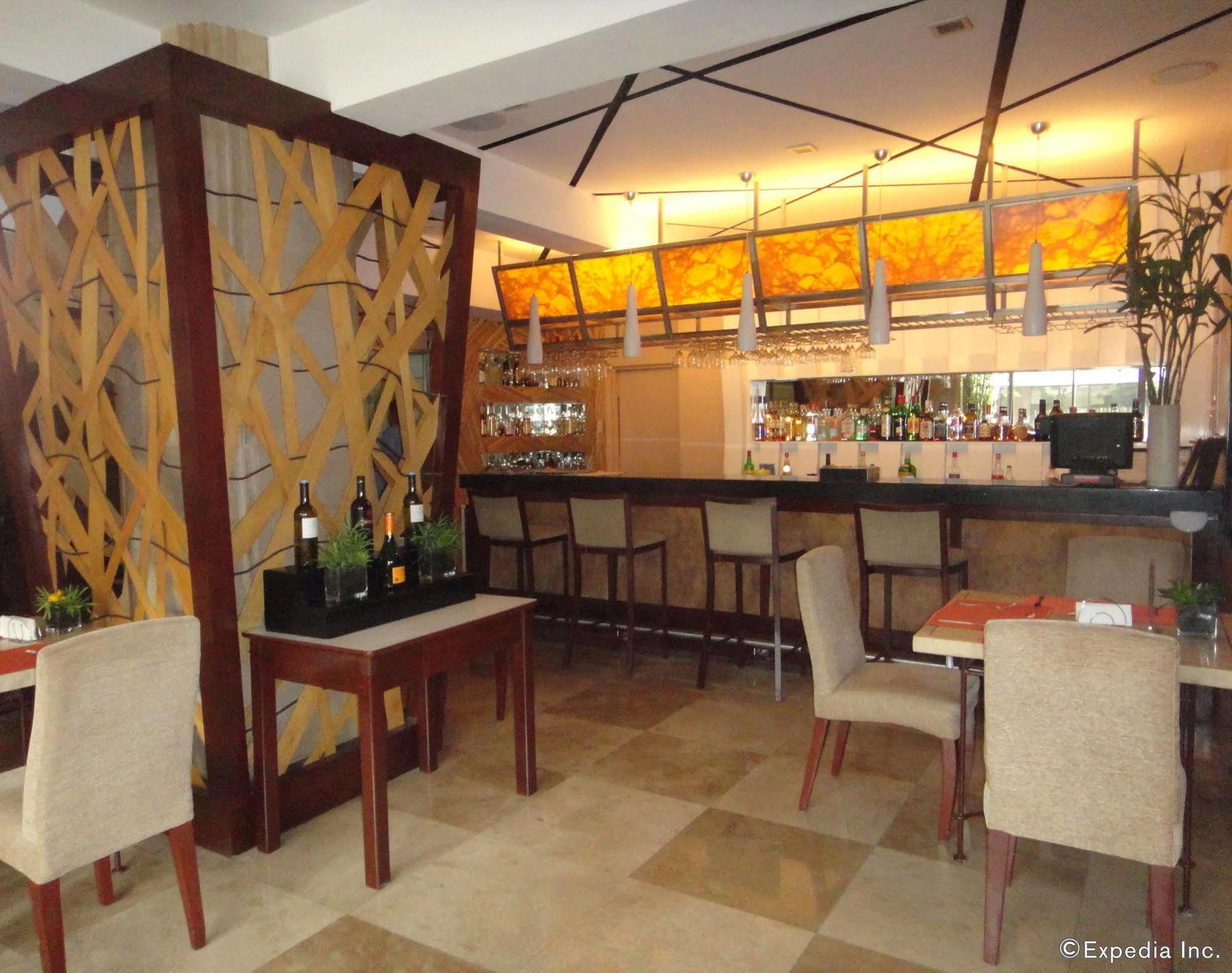 Cebu Grand Hotel Екстериор снимка