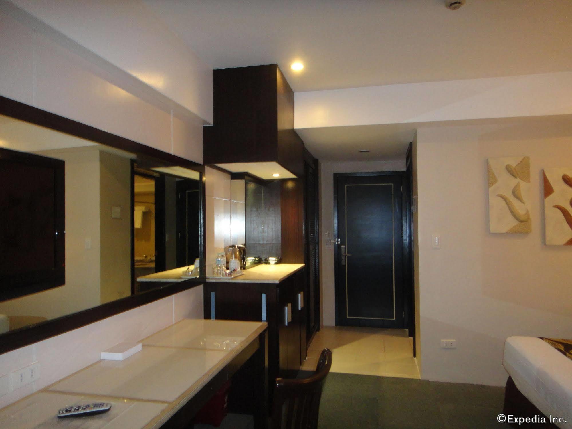 Cebu Grand Hotel Екстериор снимка